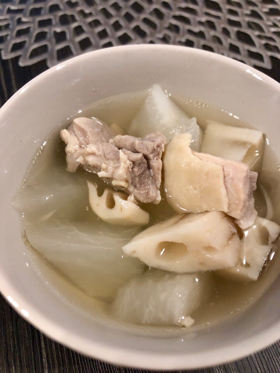 鶏肉と蓮根、大根のスープ