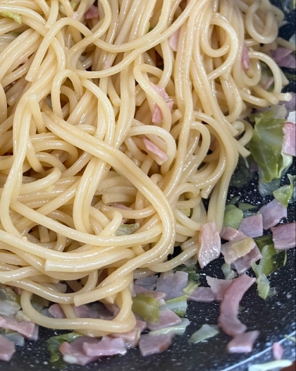 春キャベツとベーコンのペペロンチーノꕤ୭*