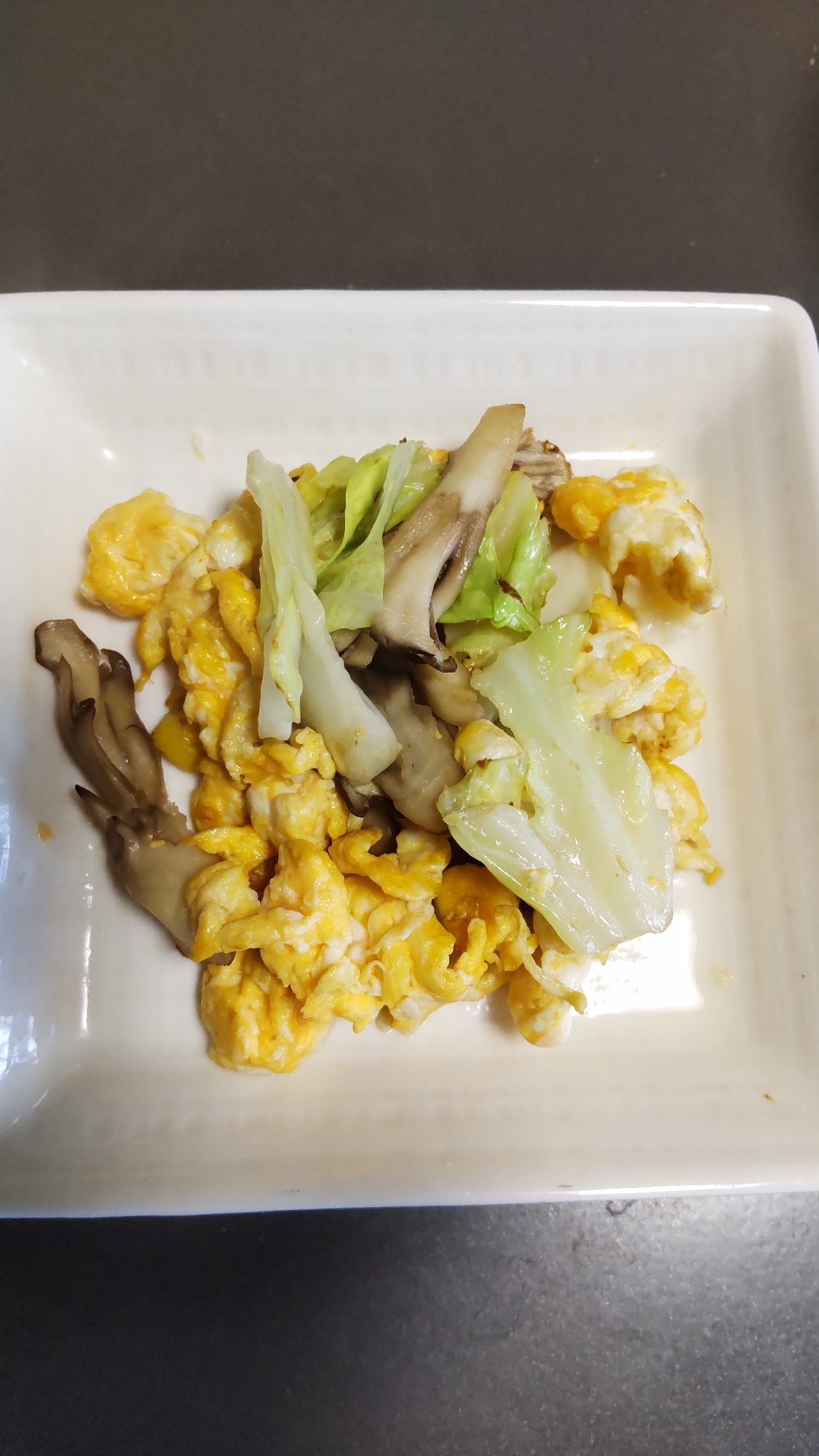 キャベツと舞茸の卵焼き