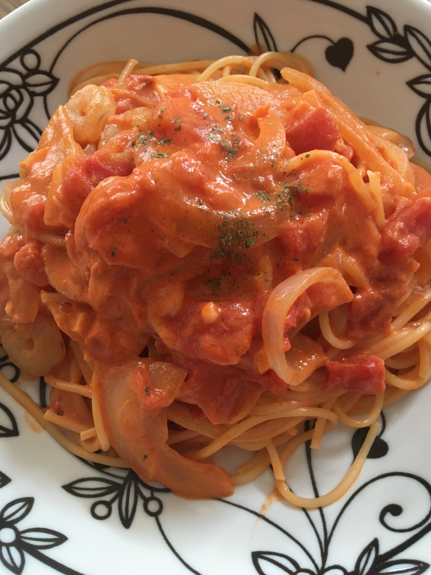 海老のトマトクリームパスタ