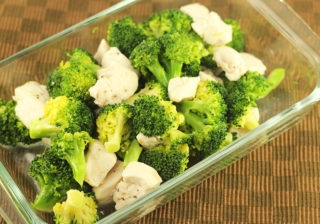 鶏むね肉とブロッコリーのレンジサラダ レシピ 作り方 By 沖縄調味料屋 赤マルソウ商店 楽天レシピ 鶏むね肉とブロッコリーのレンジサラダ レシピ 作り方 By 沖縄調味料屋 赤マルソウ商店 楽天レシピ
