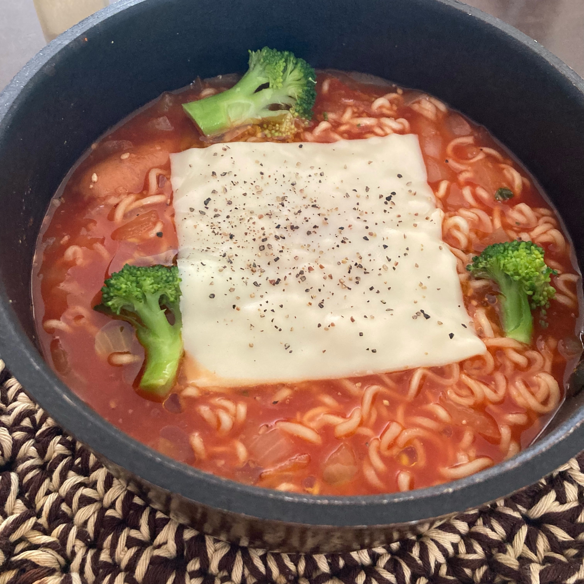 インスタントラーメンでトマトラーメン