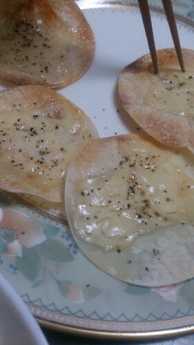 餃子の皮でカリカリチーズ♡