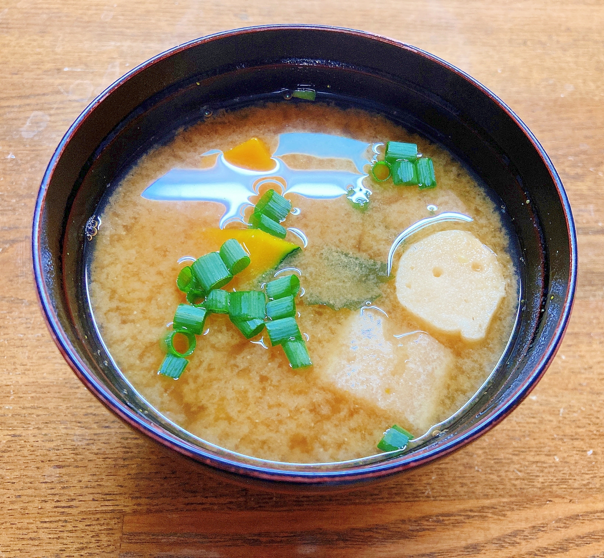 南瓜とわかめと麩の味噌汁