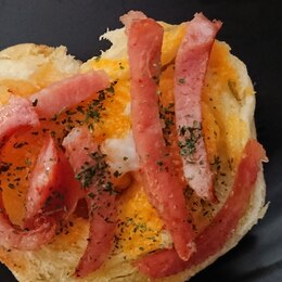 あまーい菓子パンアレンジ 簡単ウィンナーパン レシピ 作り方 By 膝小僧 楽天レシピ