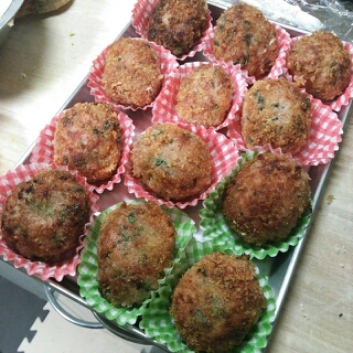 お弁当に。キャベツたっぷりメンチカツ