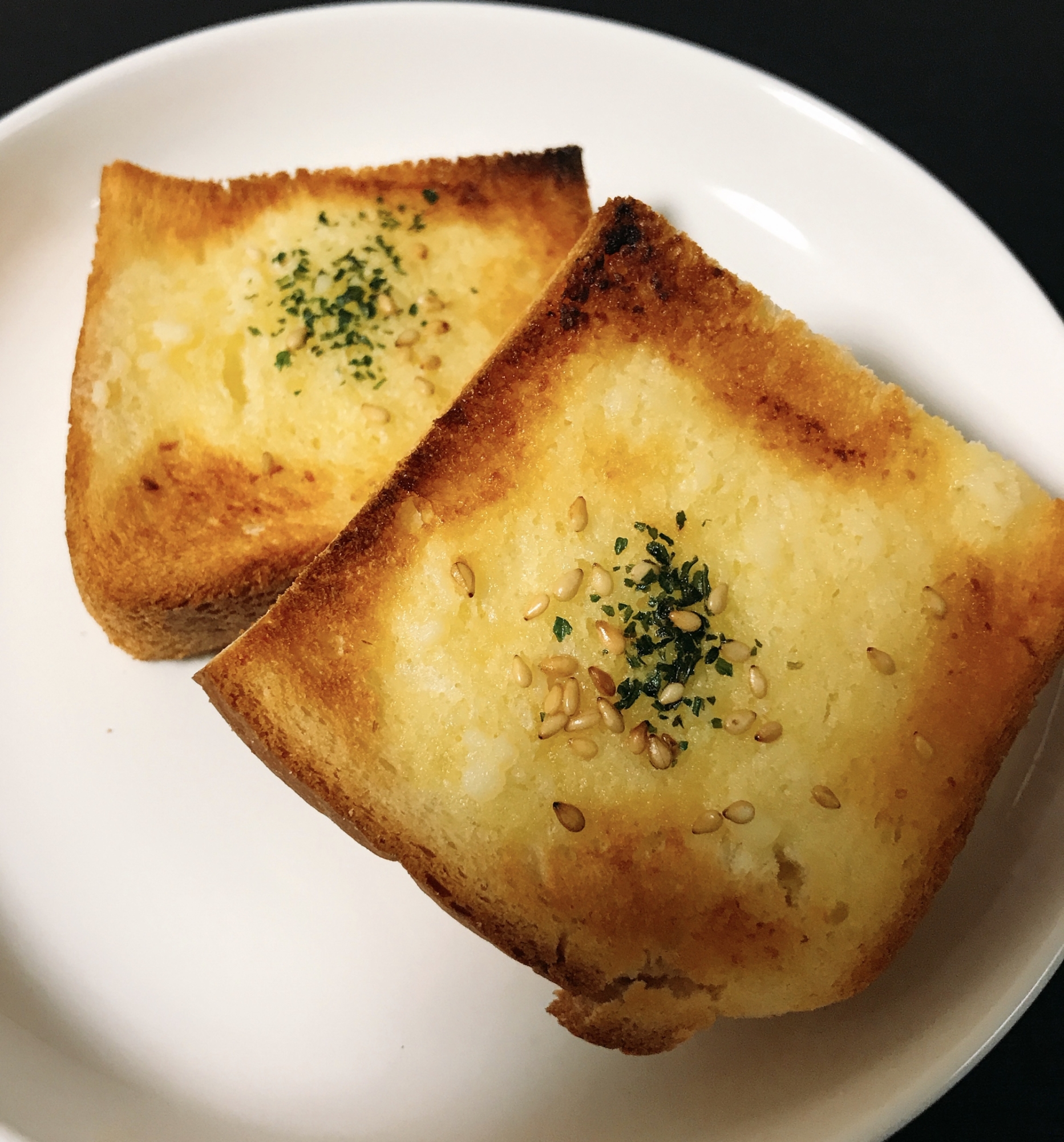 混ぜて塗るだけ!簡単ガーリックトースト★