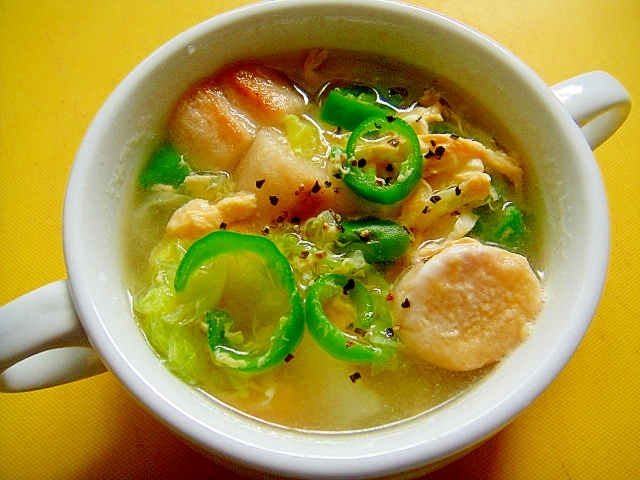 白菜と焼き麩万願寺唐辛子の卵スープ