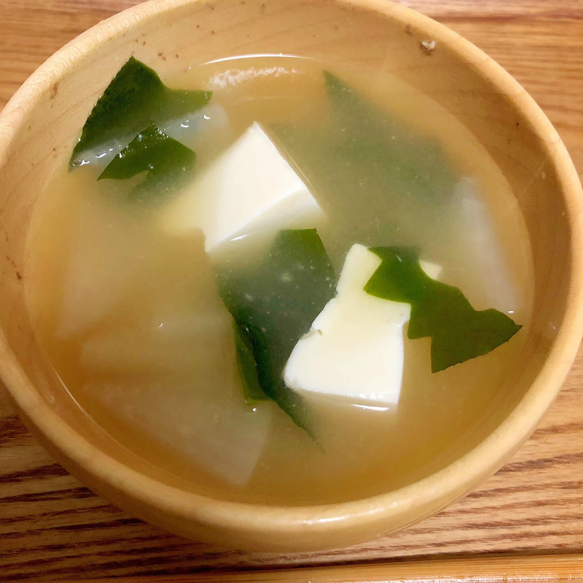 大根と豆腐とわかめの味噌汁