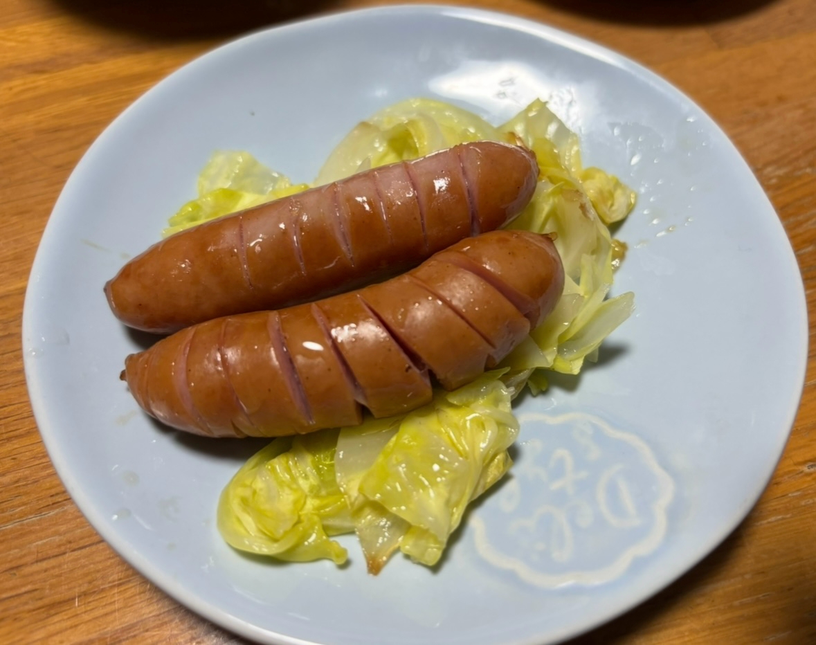 シャウキャベ炒め（シャウエッセン＋キャベツ＋炒め）