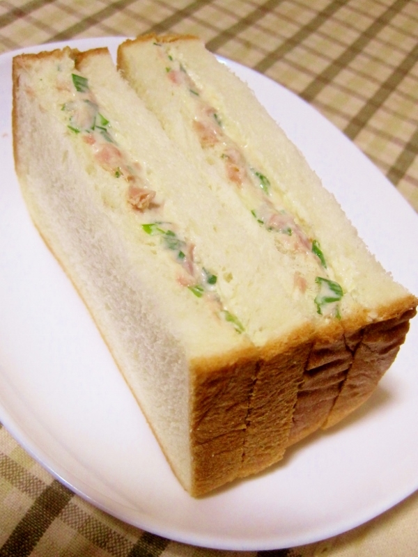 小ねぎたっぷり ツナマヨサンド レシピ 作り方 By ｙａｍａｔ 楽天レシピ