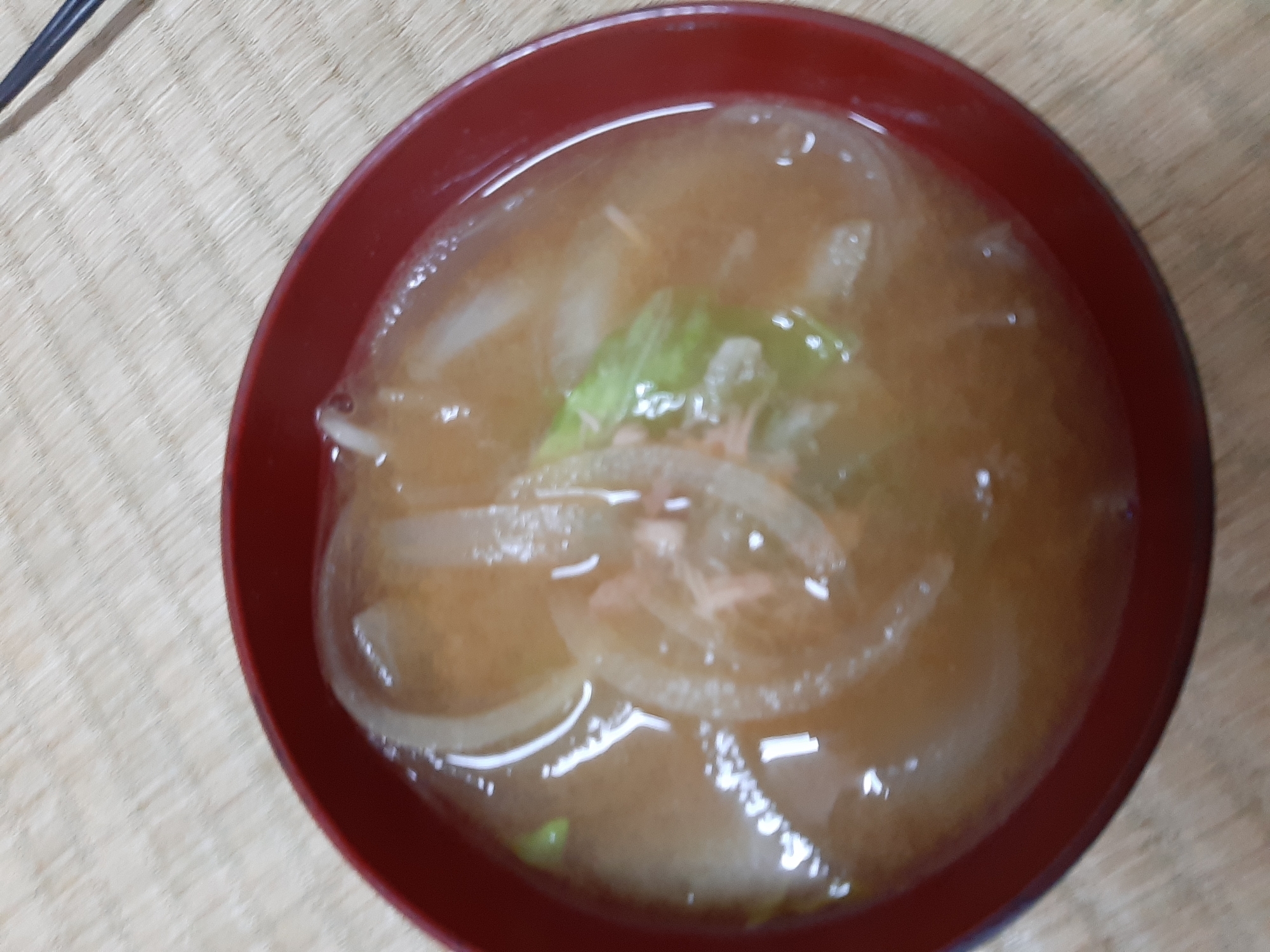玉ねぎ　キャベツ　ツナ缶　味噌汁