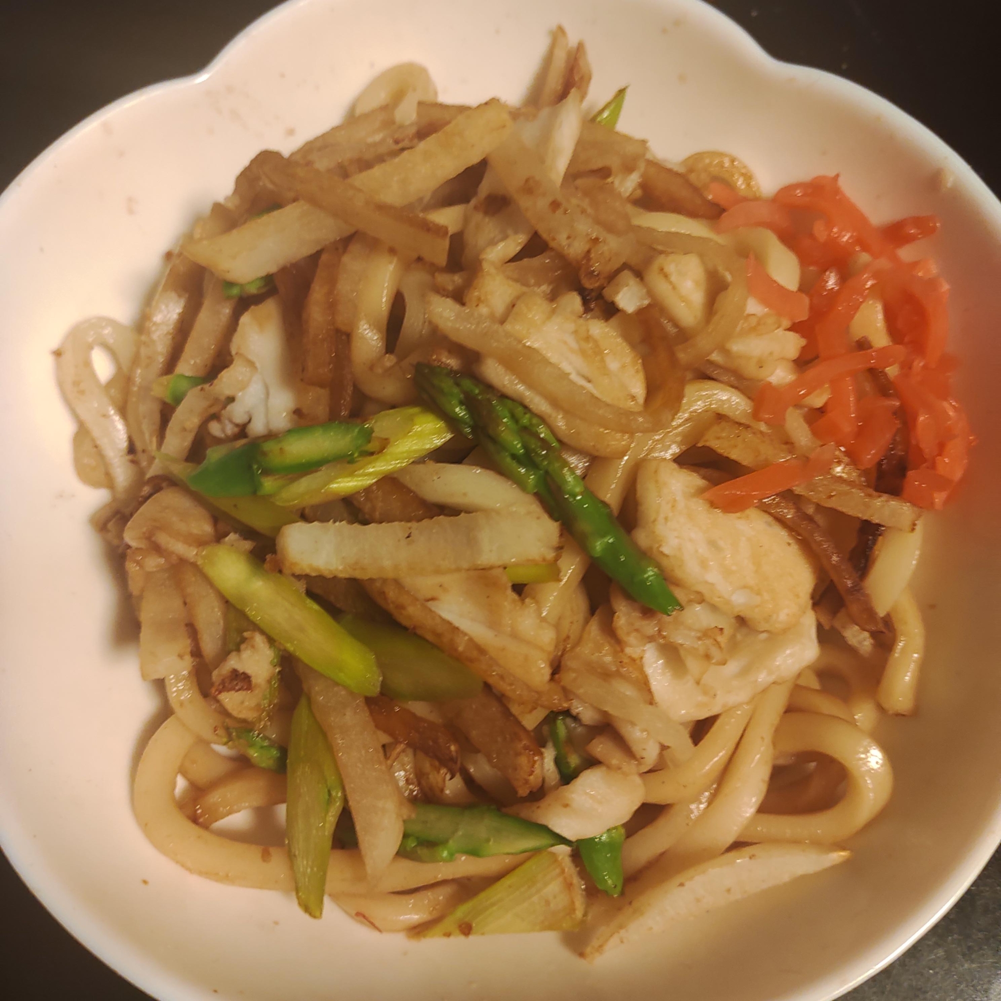 はんぺん、大根、アスパラ、焼きうどん