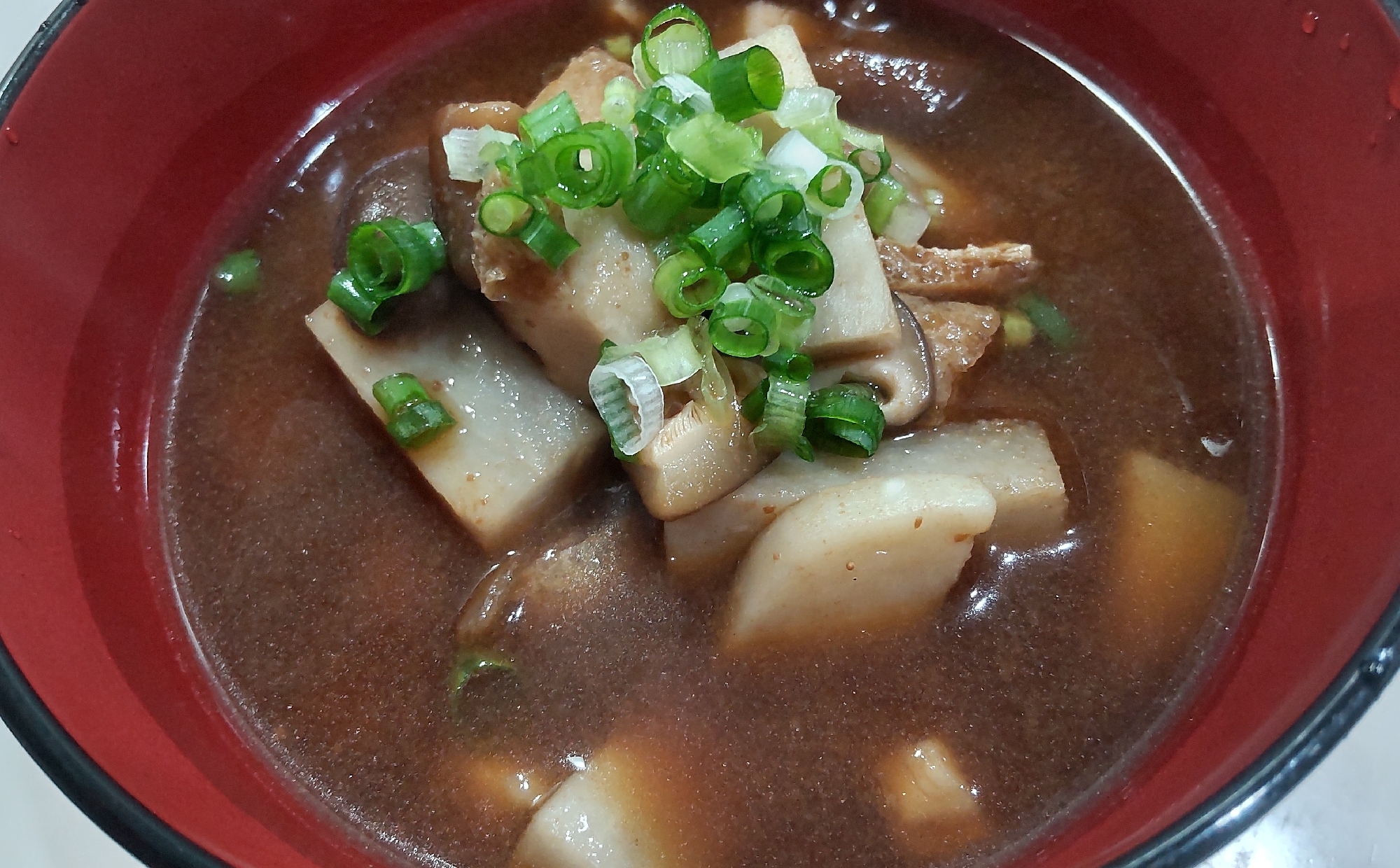 白ずいき付き里芋の味噌汁