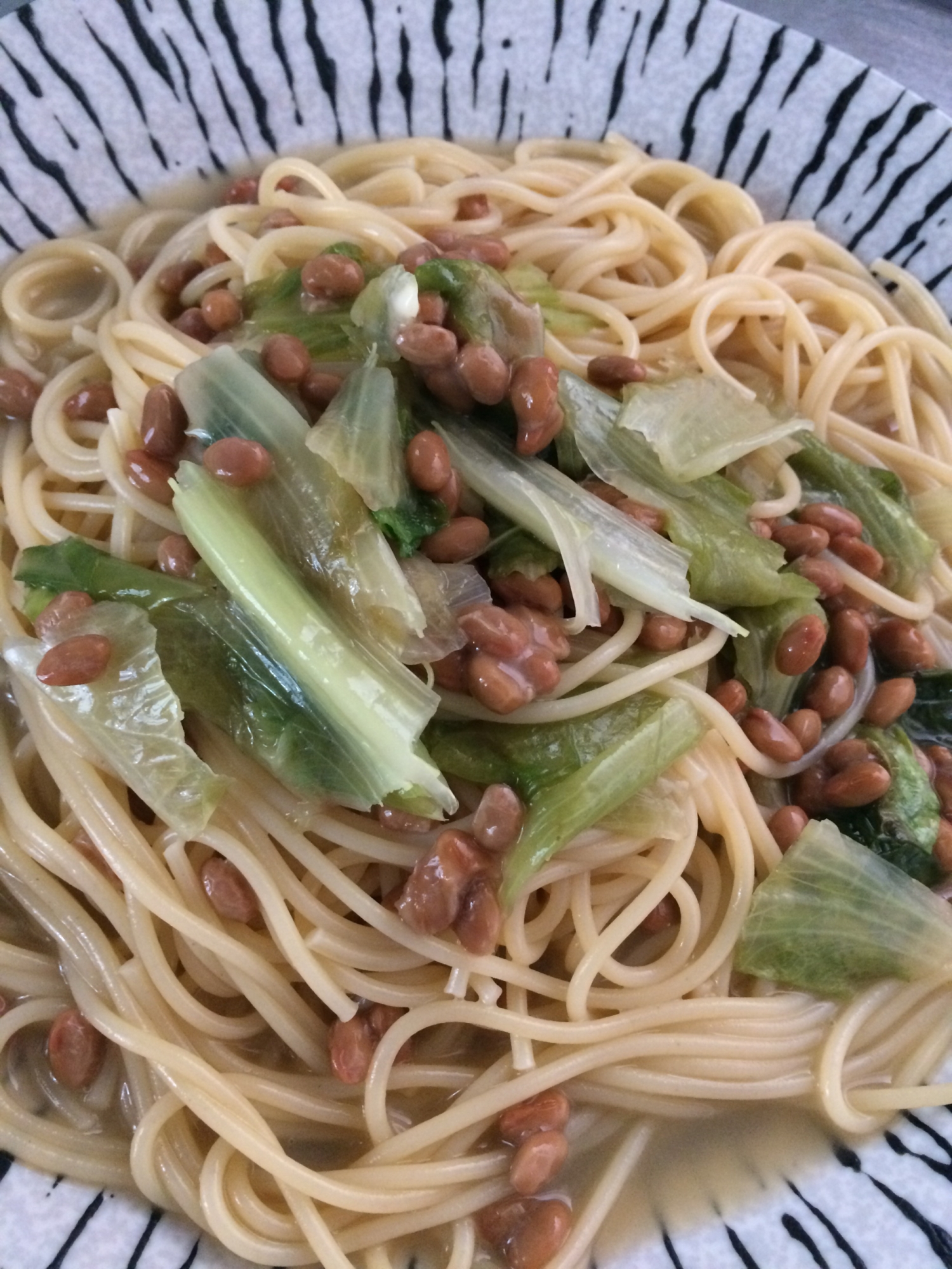 簡単和風即席 納豆×リーフレタスのパスタ