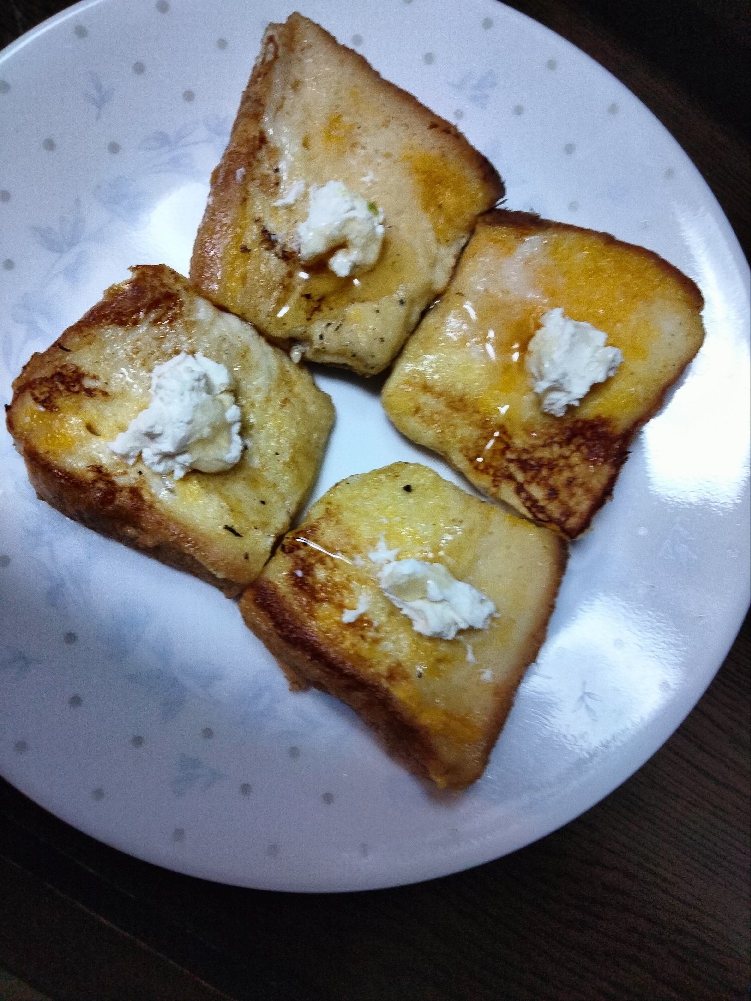 フレンチトースト クリームチーズのせて