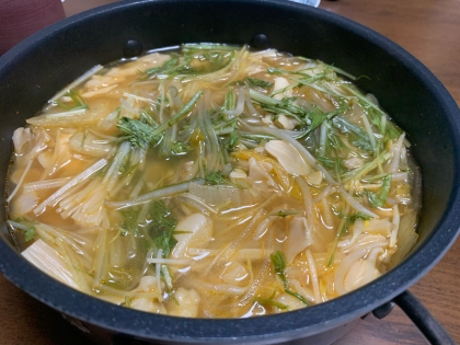 ゴマ油で炒めたキムチがポイント☆一年中きりたんぽ鍋