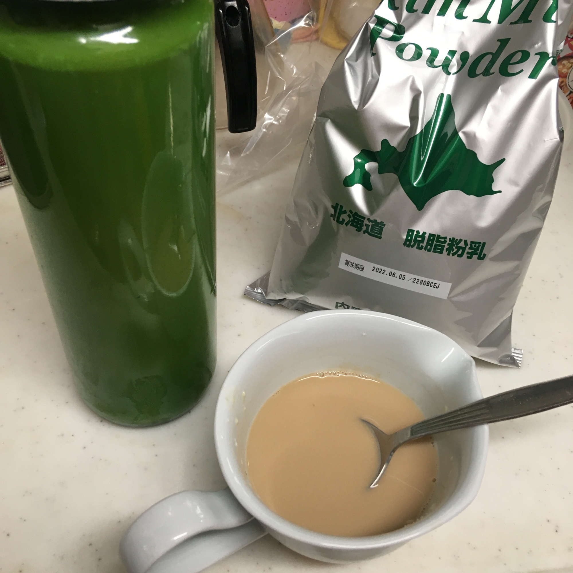 じゃぶじゃぶ飲めるスキムミルクアイスチャイ