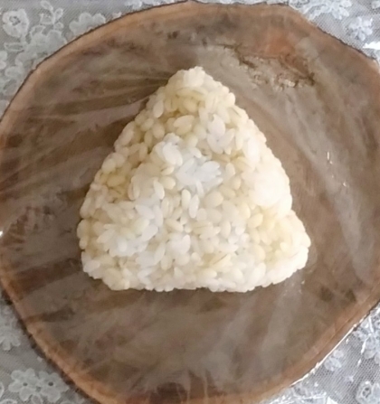 きゅうりと錦糸の梅マヨおにぎり