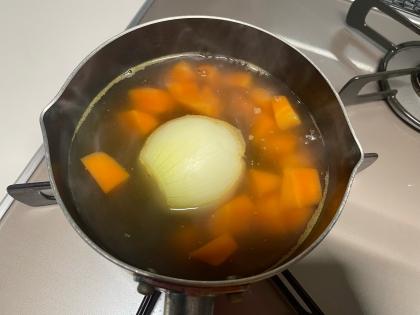 丸ごと！玉ねぎスープ