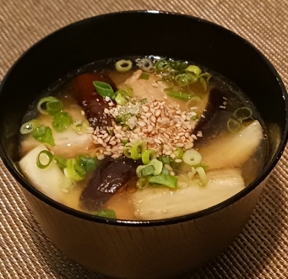 【減塩】なすと絹揚げのピリ辛お味噌汁
