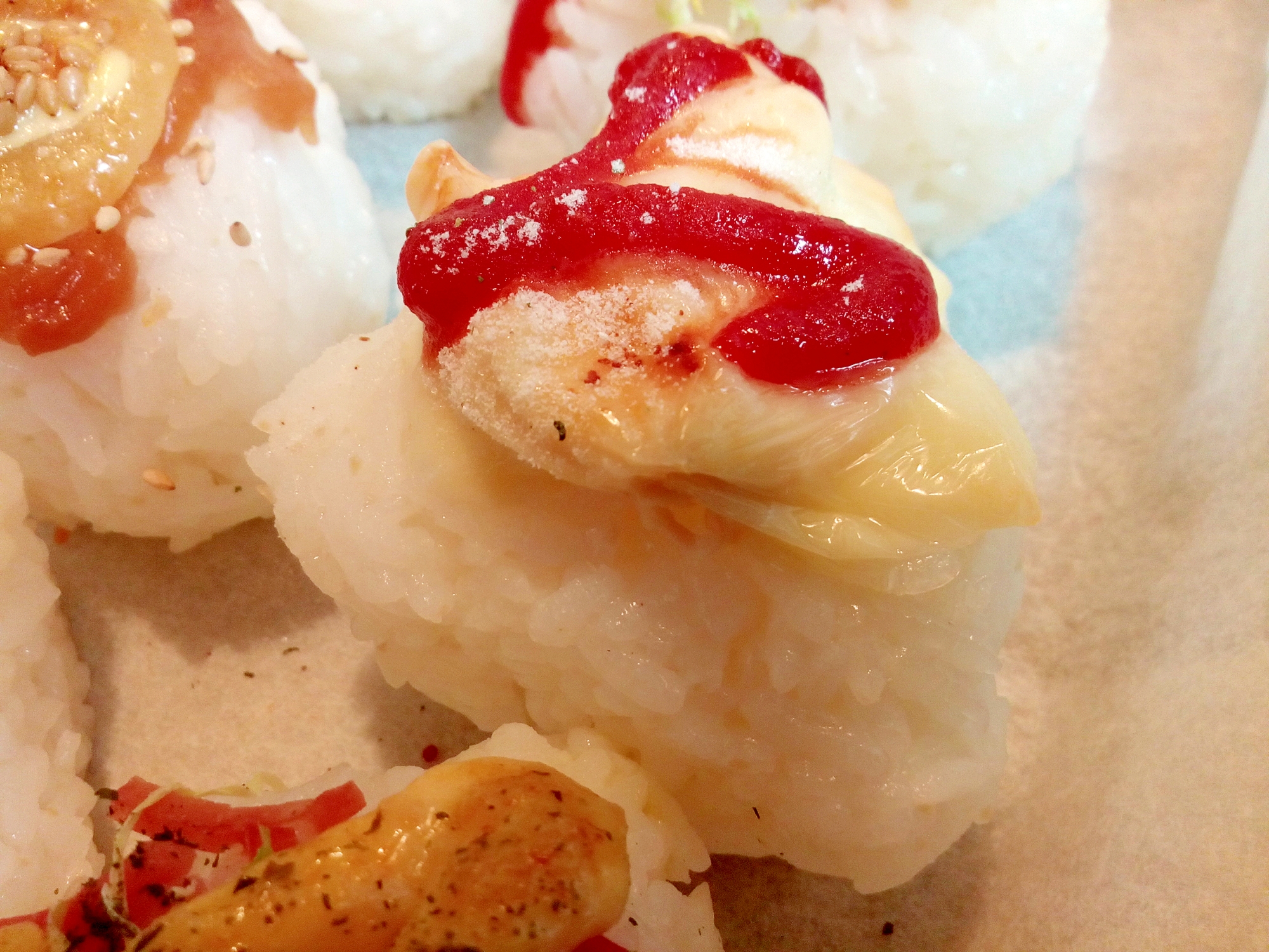 サラダチキンとスライスチーズの焼きおにぎり レシピ 作り方 By ぷ みぃまま 楽天レシピ