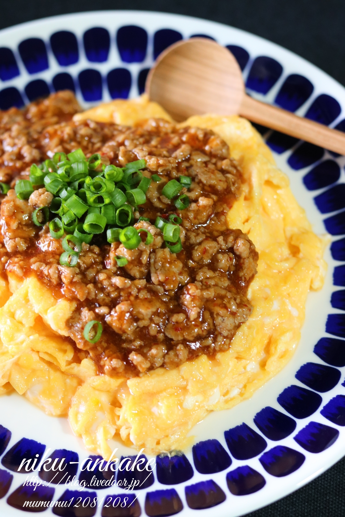 ふわふわたまごのひき肉あんかけ。