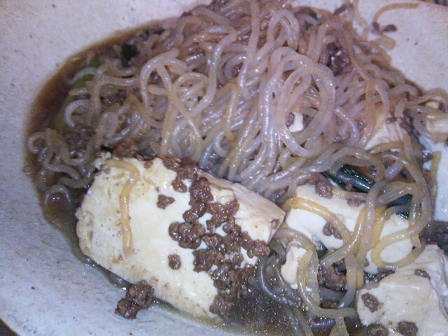 挽き肉で肉豆腐♪白滝ですき焼きの風味も