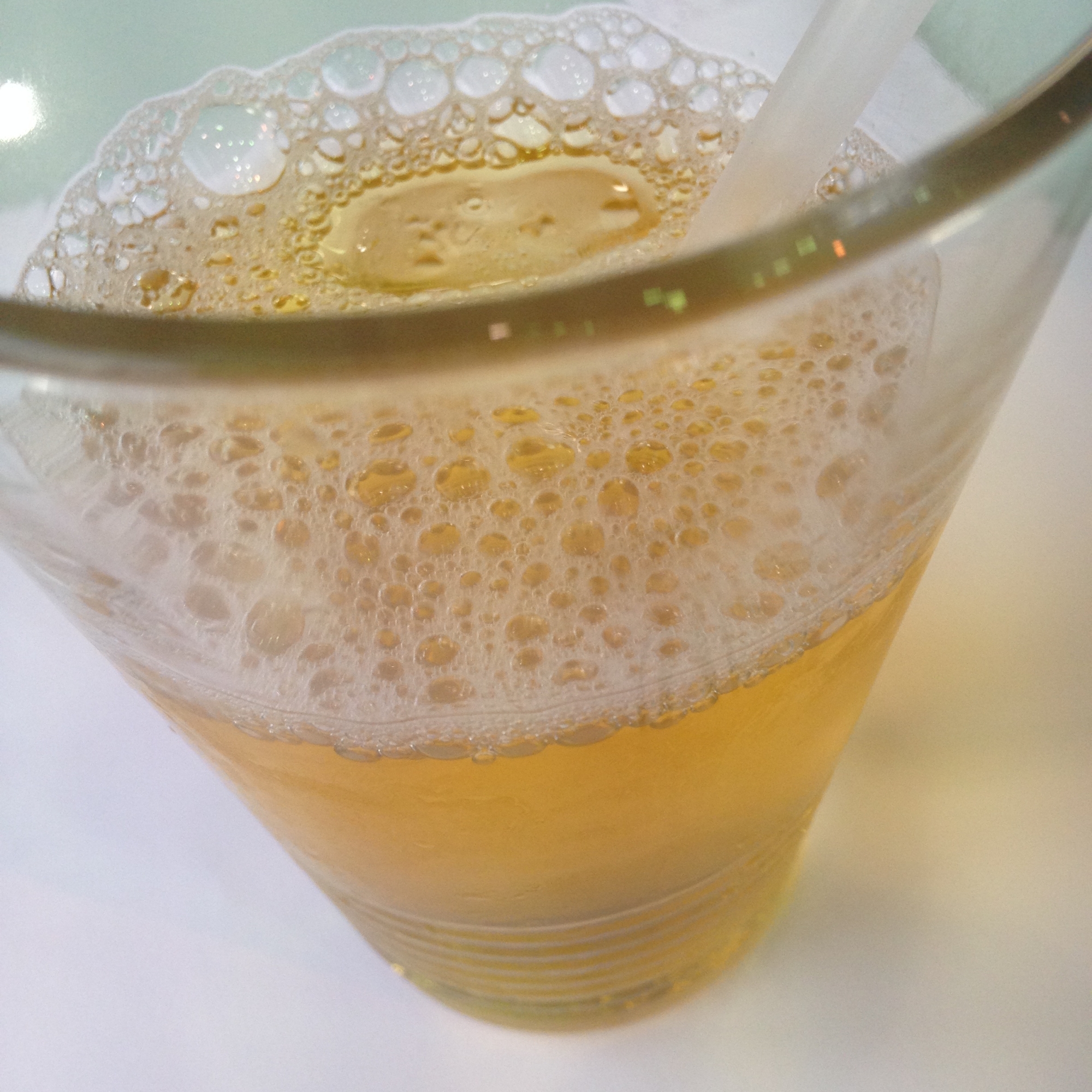 ビールと緑茶と塩と酢のドリンク