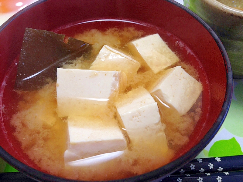 シンプルに豆腐だけのおみそ汁