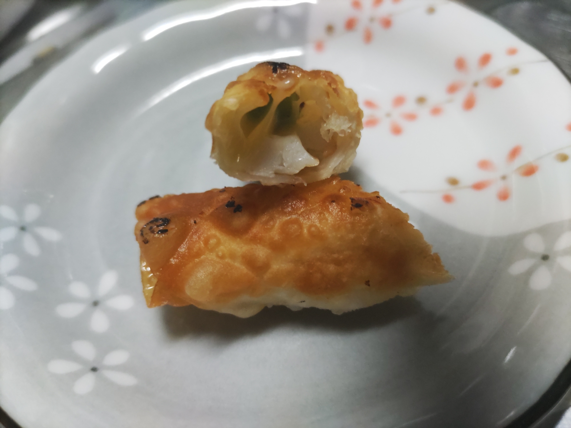 餃子の皮でピーマンとちくわとチーズのスティック揚げ