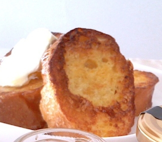 硬いフランスパンでフレンチトースト