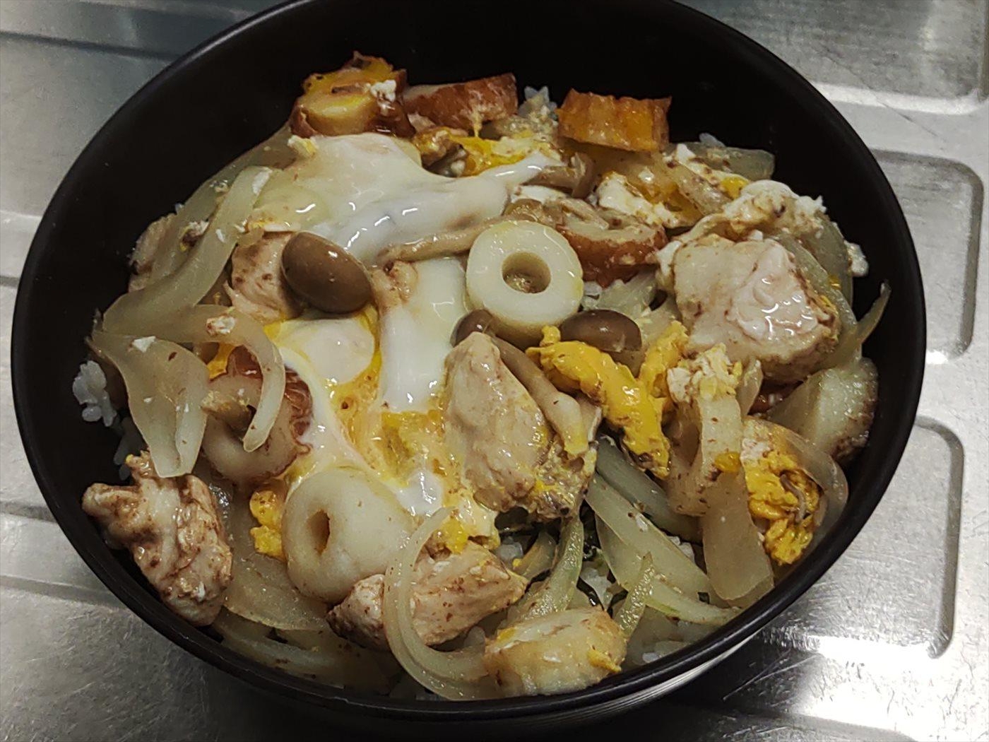 かんたん親子丼～鶏肉、ちくわ、しめじ入り