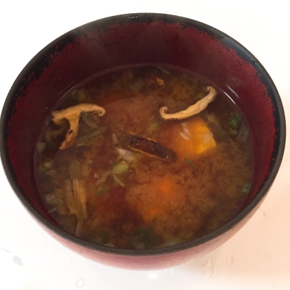 豆腐と椎茸のおみそ汁
