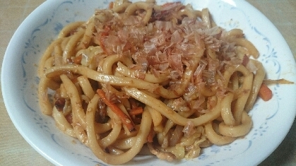 特売で買った茹でうどんが美味しいランチに早変わりです★
お野菜もしっかりとれて嬉しいです