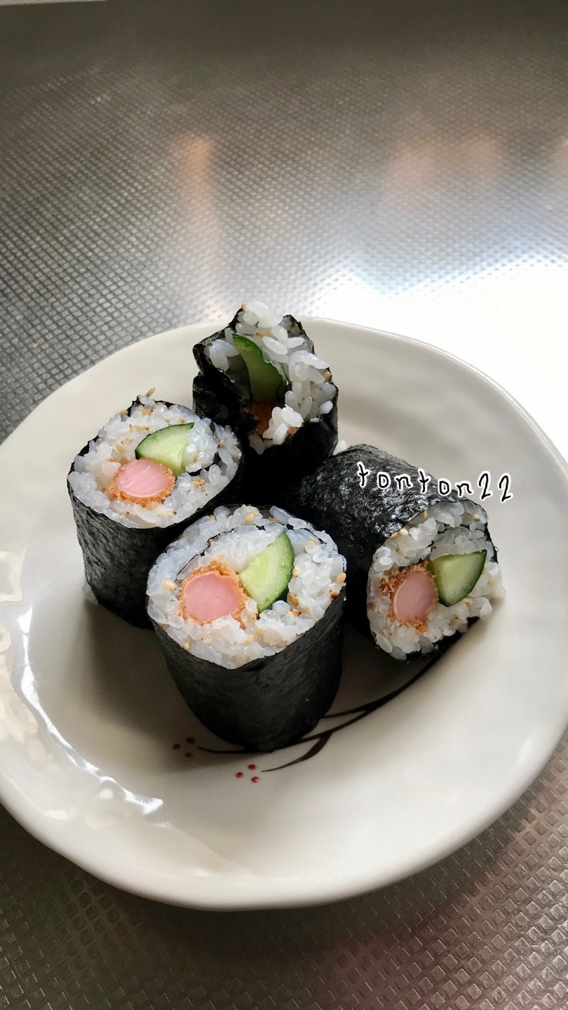 魚肉ソーセージフライときゅうり入りの巻き寿司☆