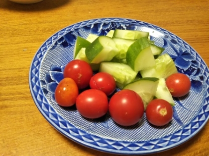 やってみて!　アボカドとミニトマトの糠漬け