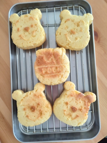 生おからのスイーツレシピが少ない中、たどり着いた焼きドーナツ！
倍の量で作りました。