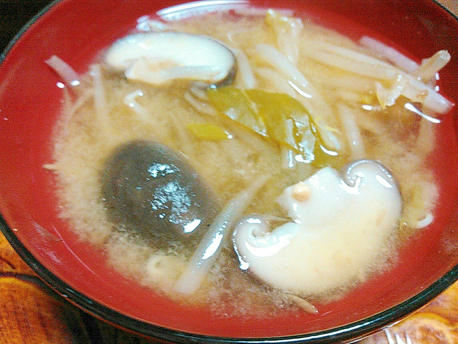 椎茸もやしキャベツ味噌汁