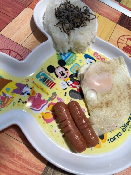 目玉焼きとウィンナー