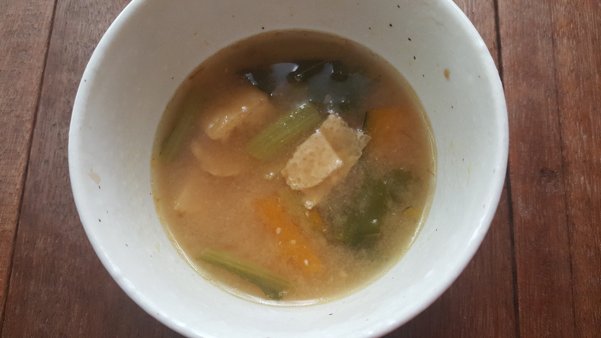 南瓜と小松菜と油揚げの味噌汁