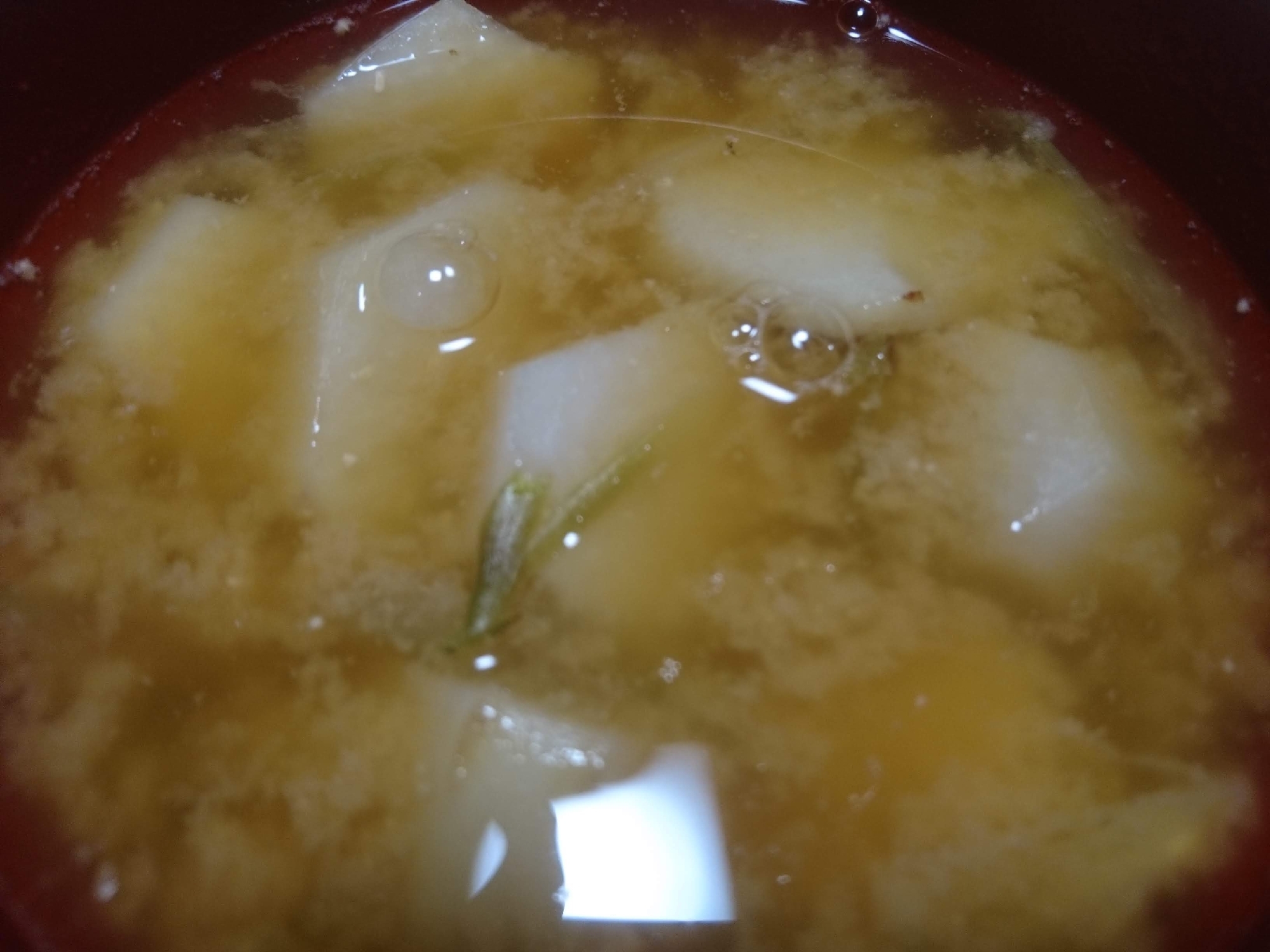 里芋とミョウガの味噌汁