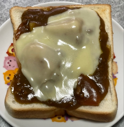 昨日のハヤシライスorカレー♪ピザトースト✧˖°
