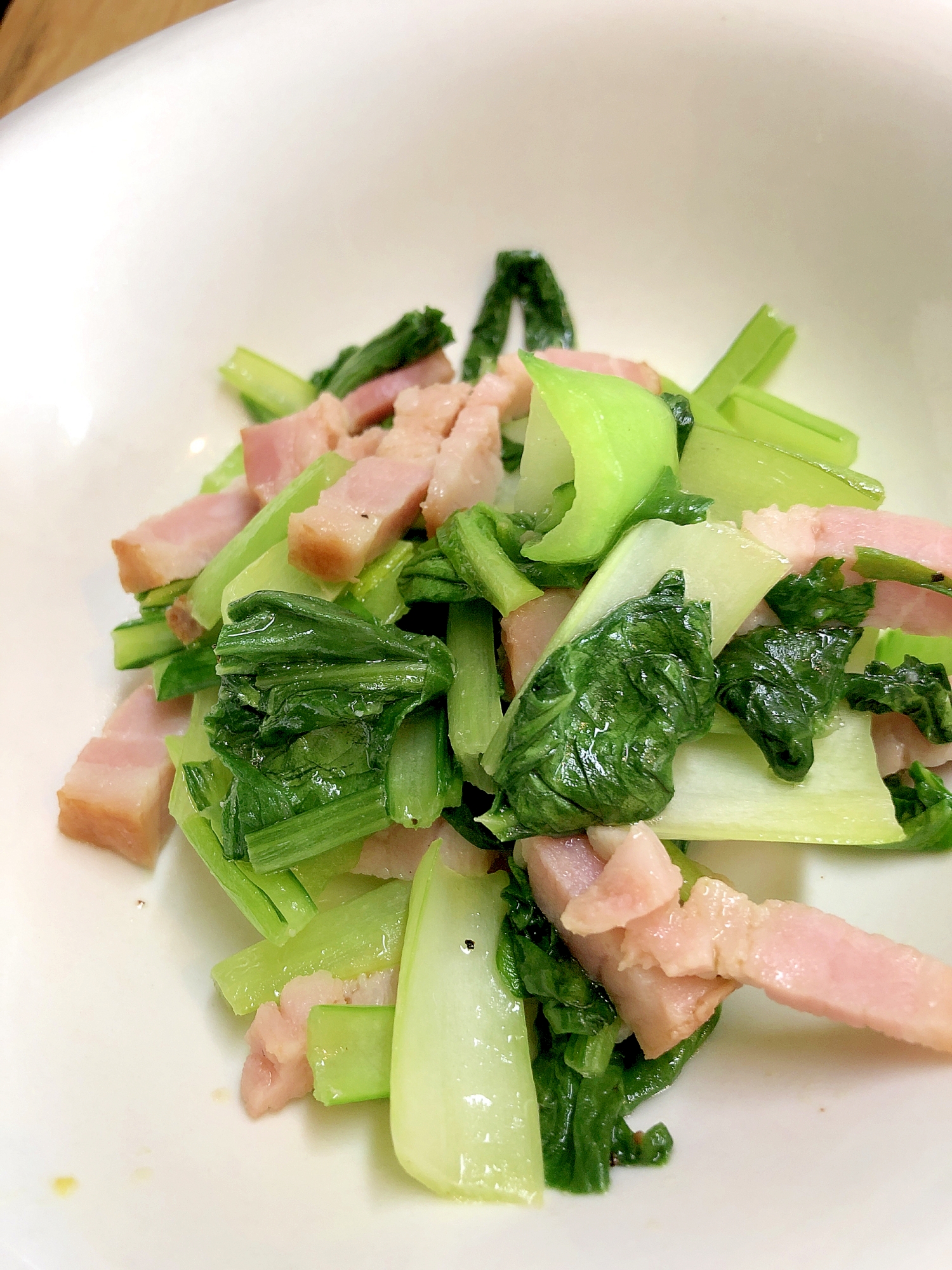 ベーコンと青菜のシンプル炒め レシピ 作り方 By Ryourihamakasete 楽天レシピ ベーコンと青菜のシンプル炒め レシピ 作り方 By Ryourihamakasete 楽天レシピ