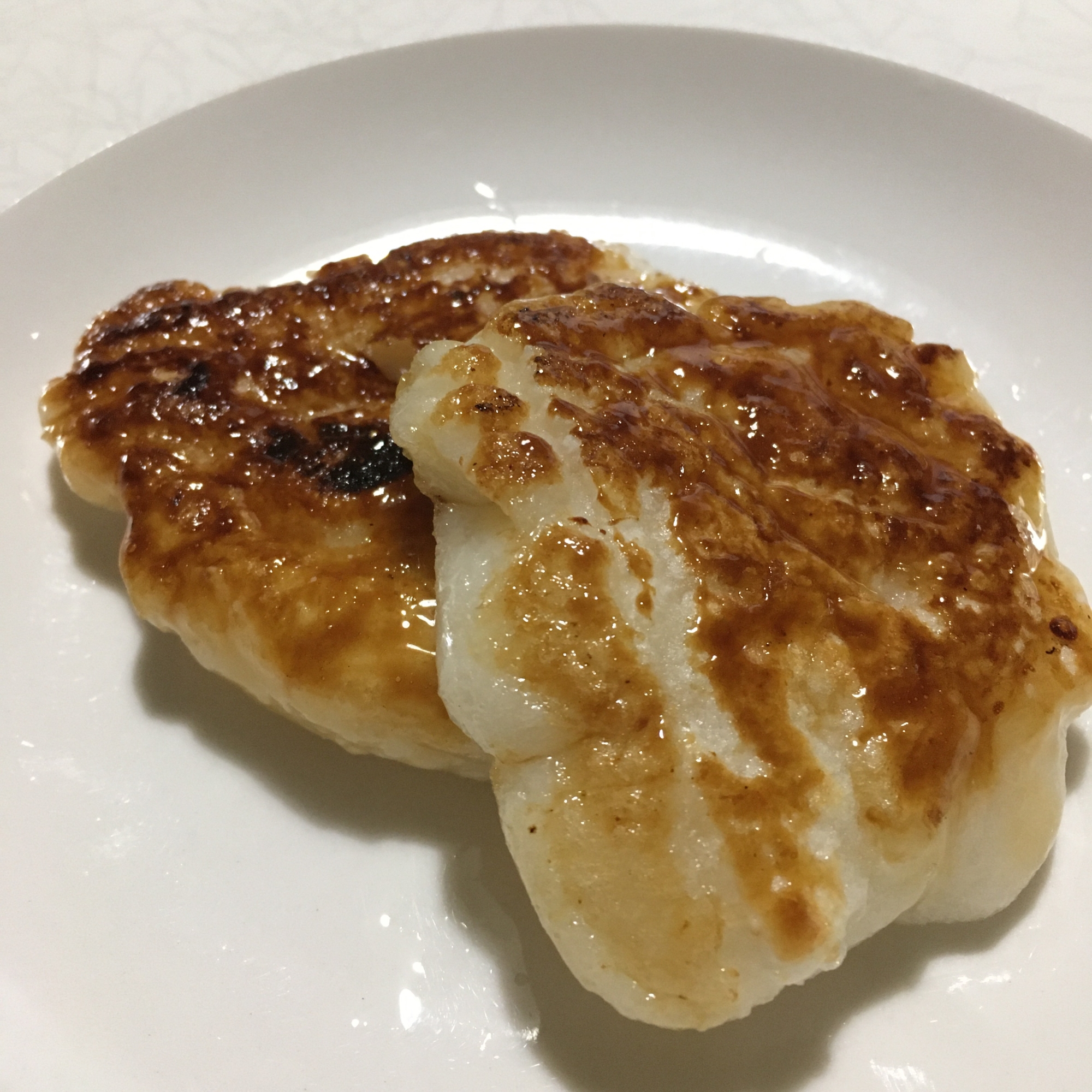 フライパンで焼き餅　（砂糖醤油）