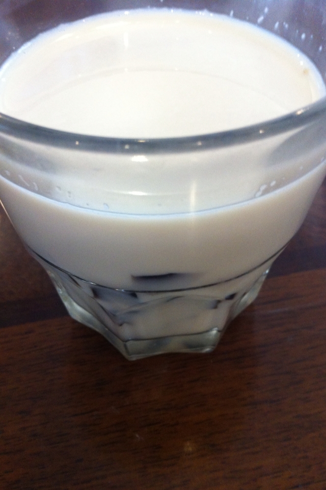 仙草ゼリーのココナッツ豆乳ジュース