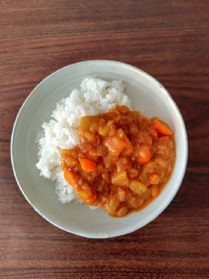 お肉無しでもめちゃ美味！野菜カレー