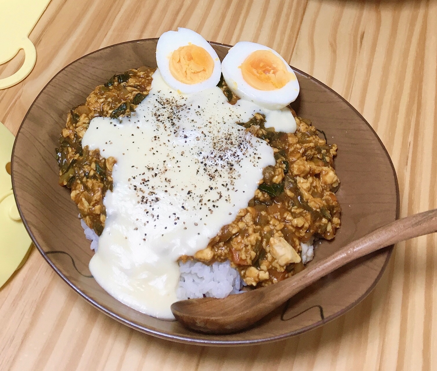 豆腐キーマカレーのチーズソース掛け