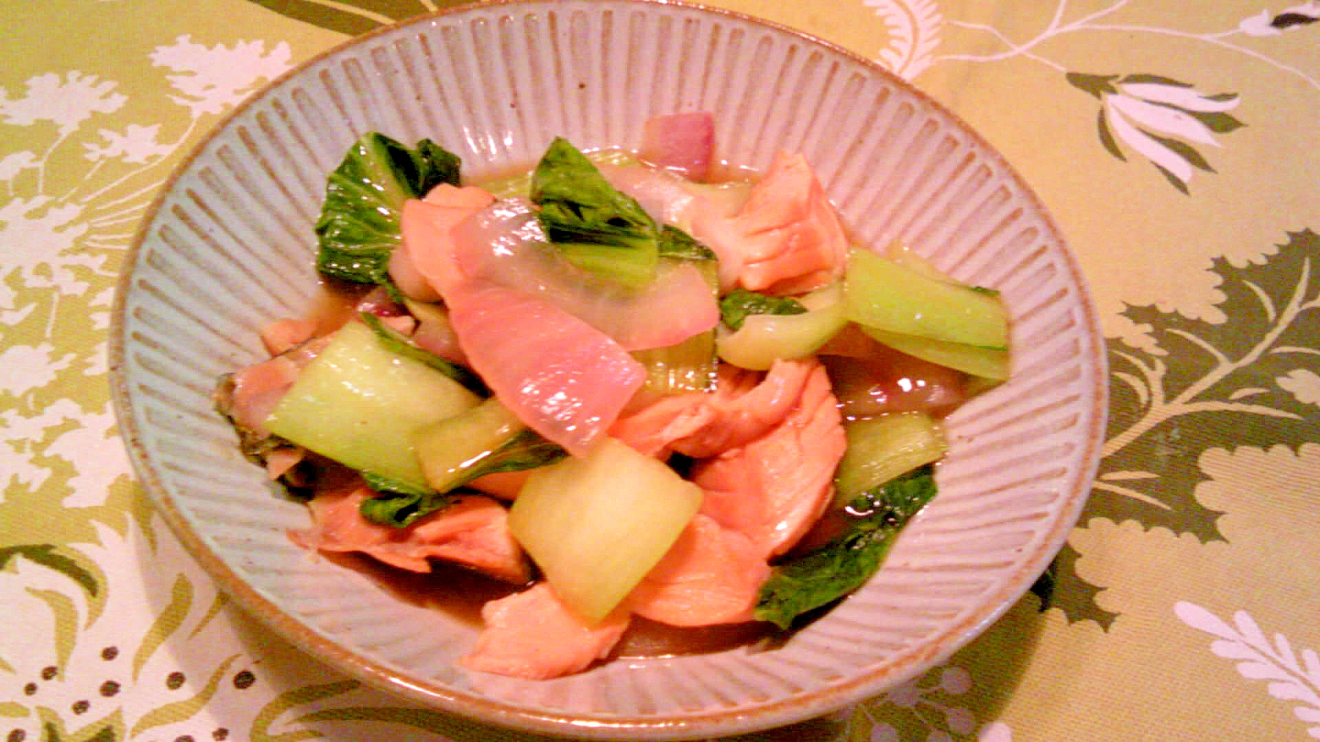 鮭・青梗菜・玉葱のポン酢炒め