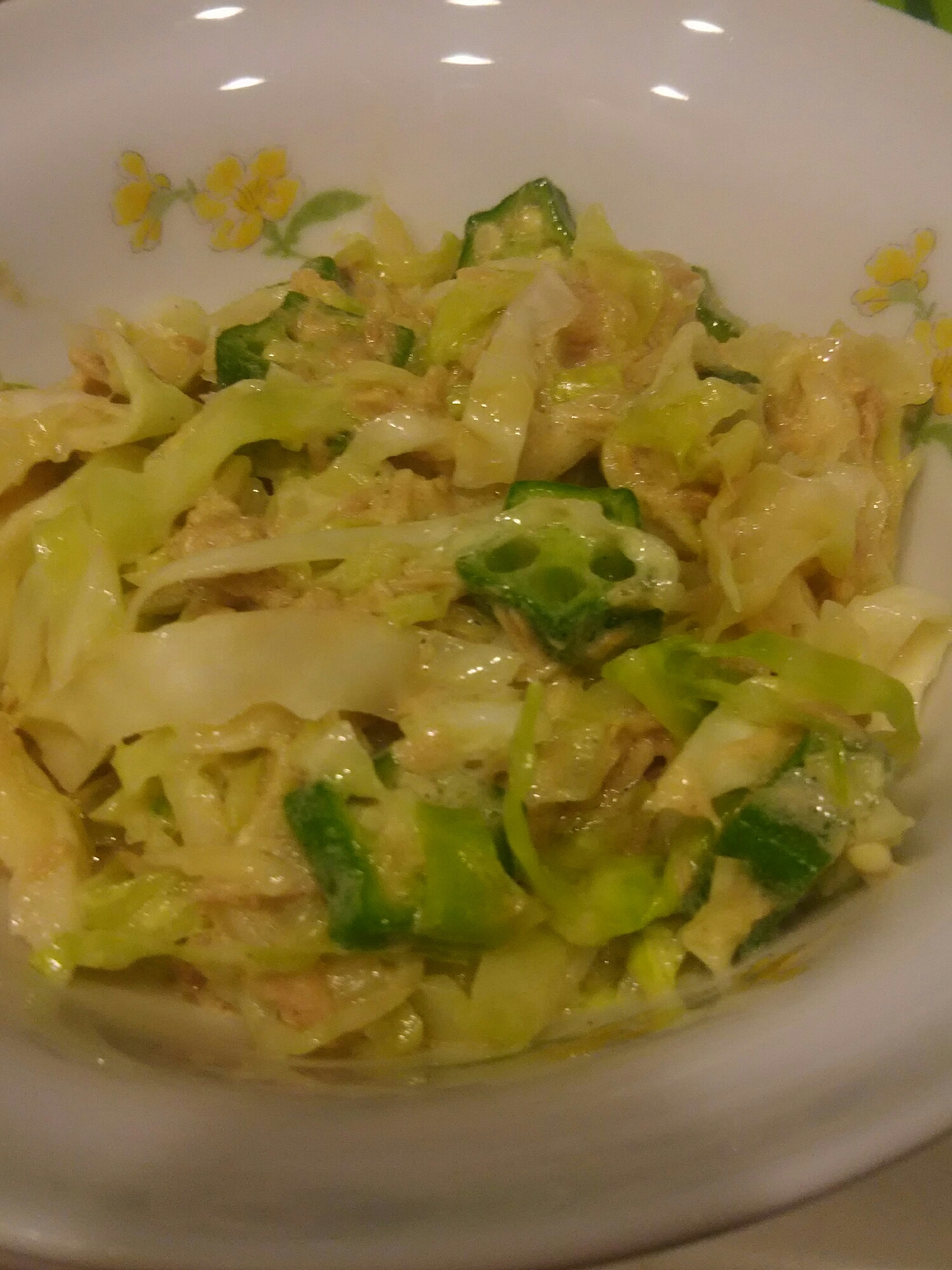 キャベツとツナとオクラの和え物